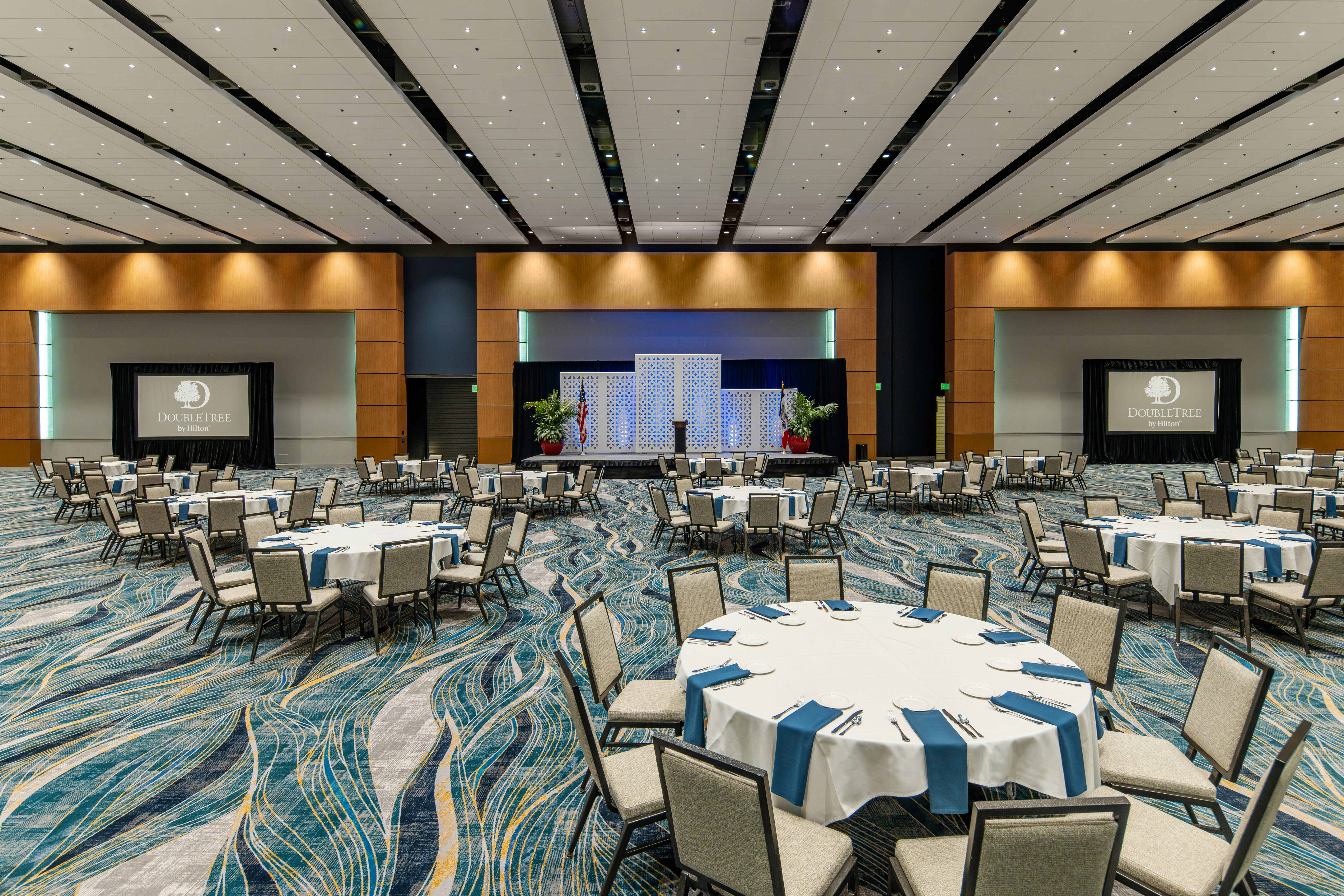 Doubletree By Hilton Cedar Rapids Convention Complex 66/74