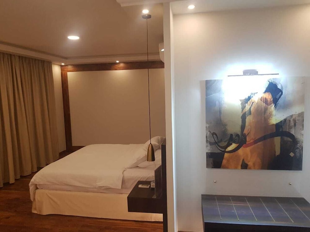 Julphar Hotel 21/42