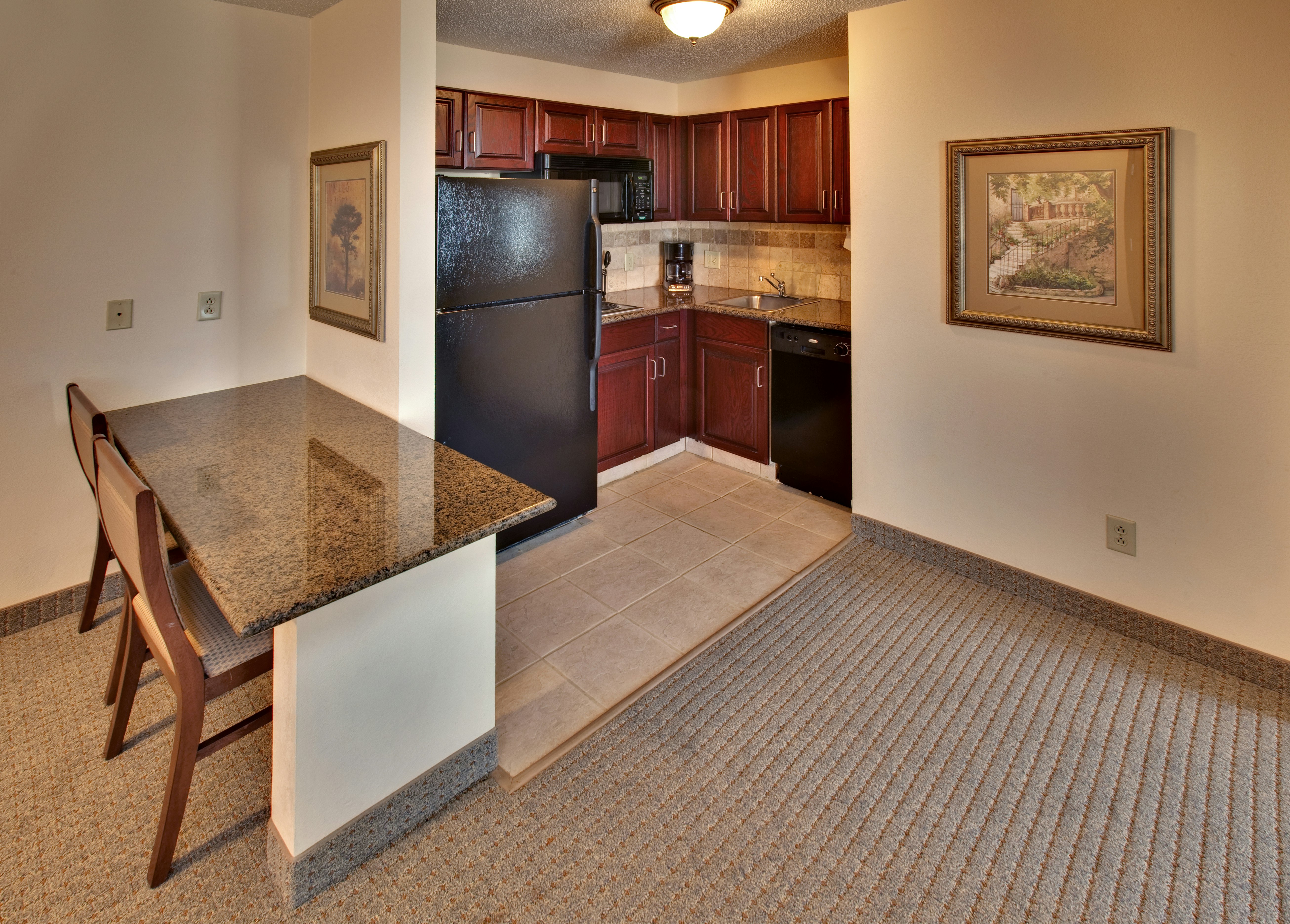 Staybridge Suites West Des Moines 9/76