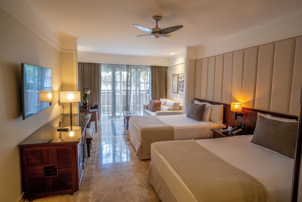 The Signature Level at Grand Palladium Imbassaí Resort & Spa 11/44