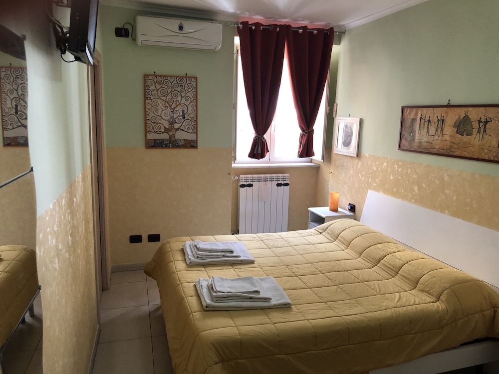 B B Quattro Palazzi Napoli 9/48