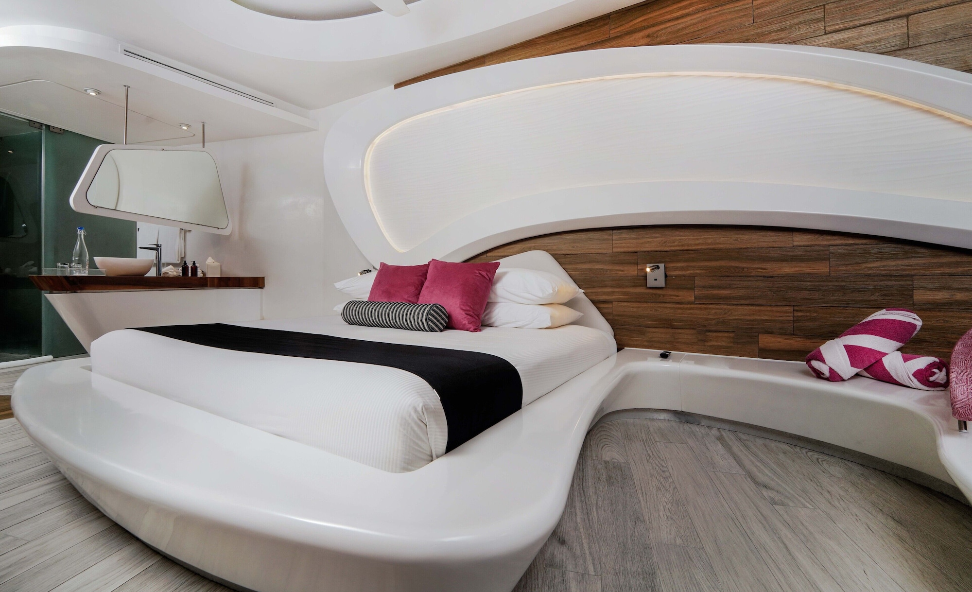 Reef, Suite, City View