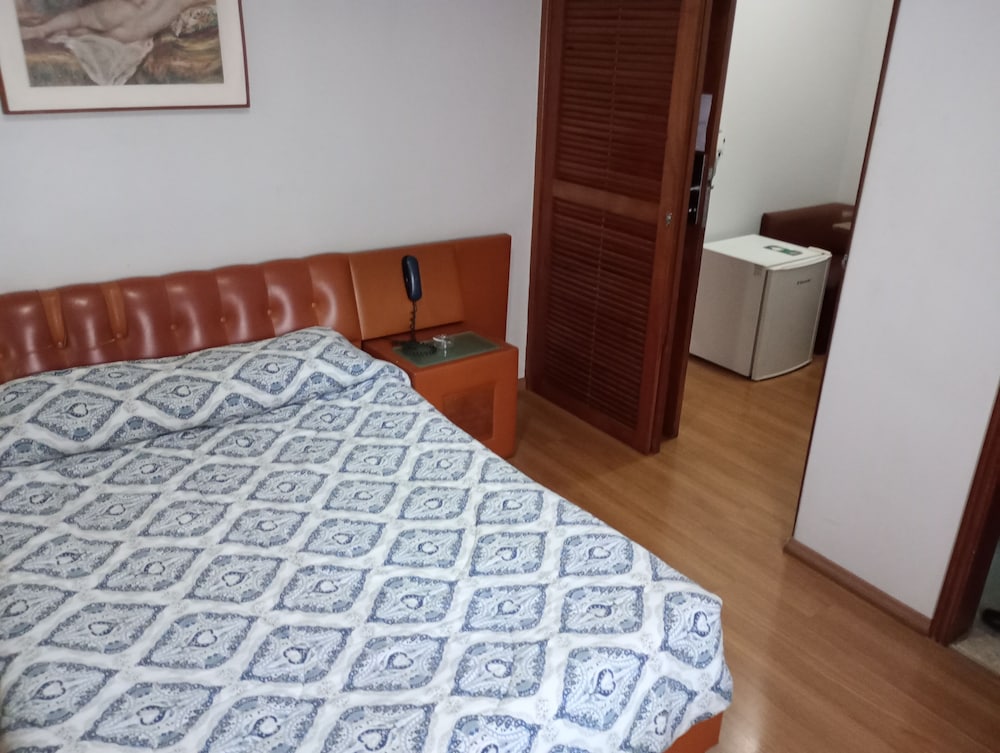 Carillon Plaza Hotel 17/50