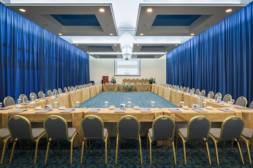 Atrium Platinum Luxury Resort 37/50