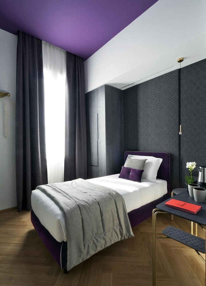 Conti Guest House 7/44