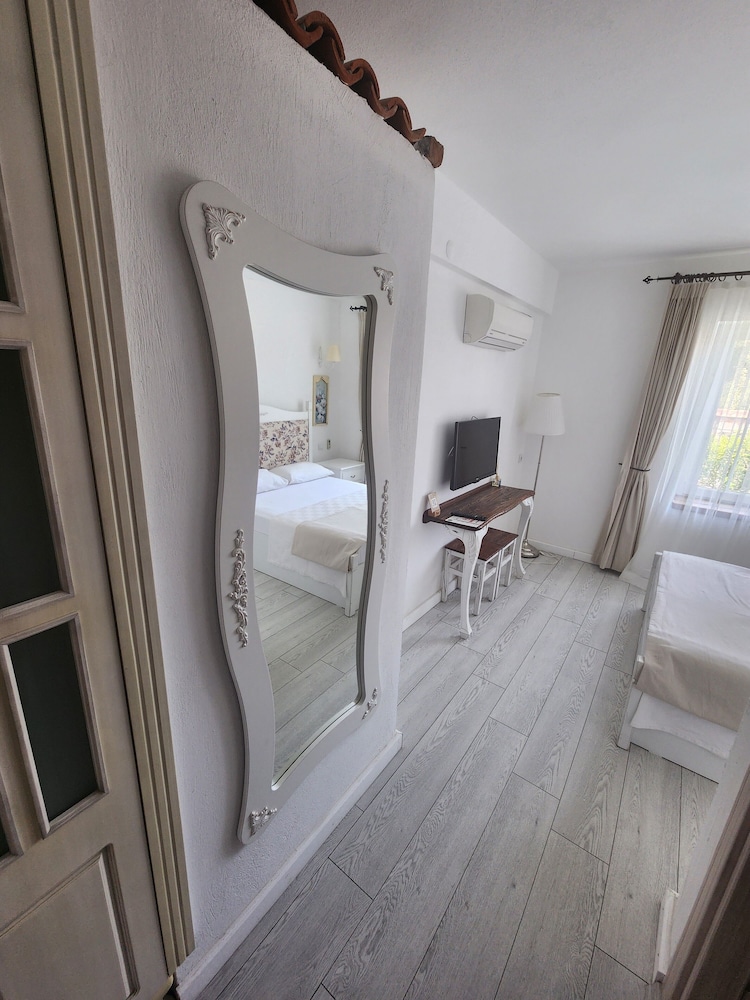 Tarcin Alacati Otel - Adults Only 22/48