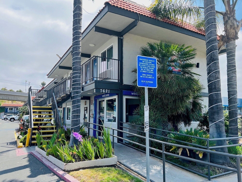 Motel6 La Mesa, CA - San Diego 52/58