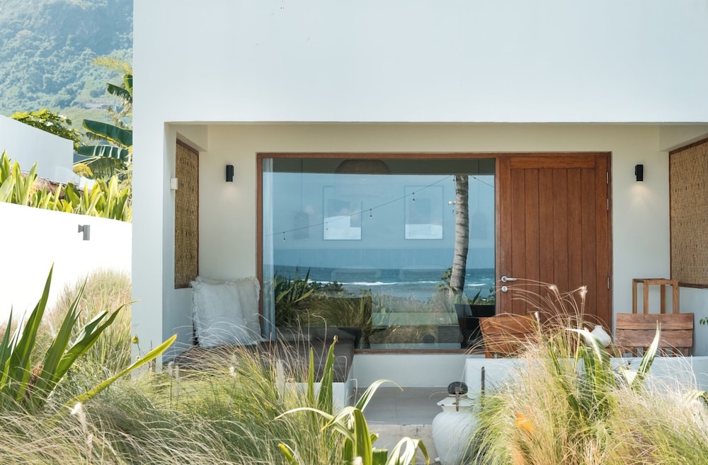 Amber Lombok Beach Resort in Praya Barat
