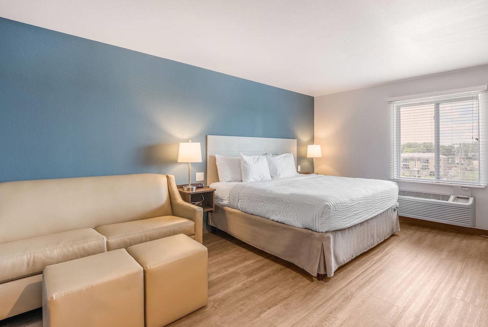 WoodSpring Suites Chicago Midway 15/32