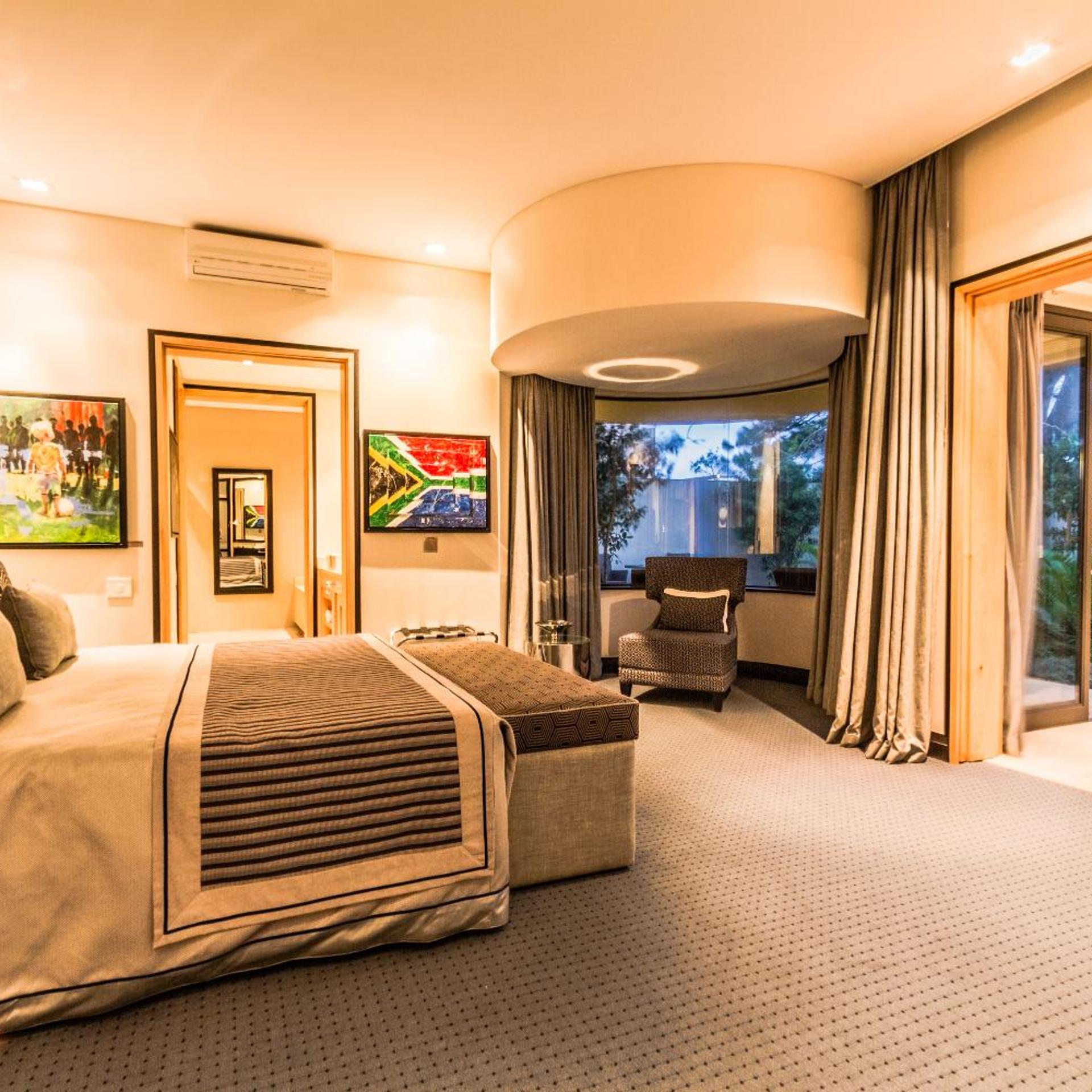 Executive, Suite, Annex