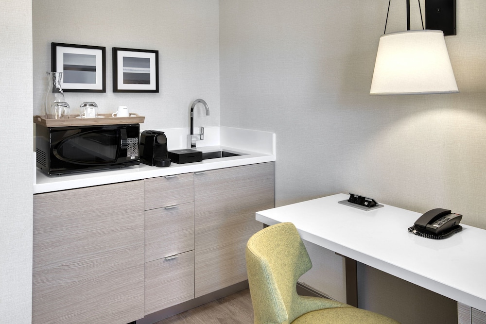 The Insignia Hotel, Sarnia, a Tribute Portfolio Hotel 2/55