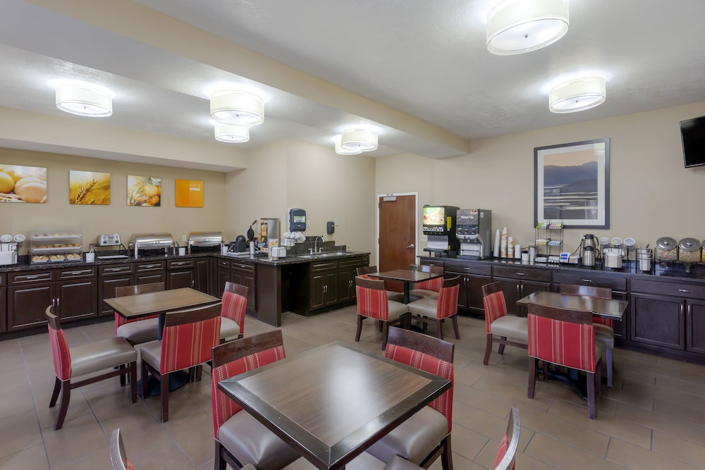 Comfort Inn & Suites Woods Cross - Salt Lake City North 37/43