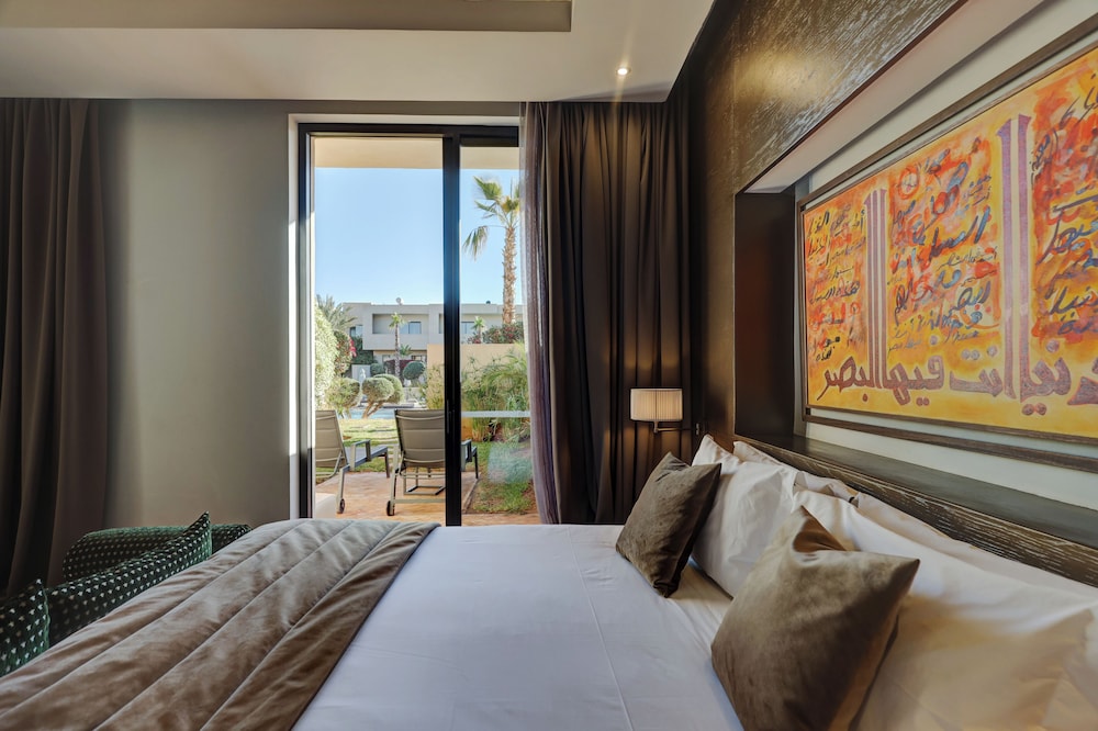 Mini, Suite, King Bed, Private Garden or Terrace