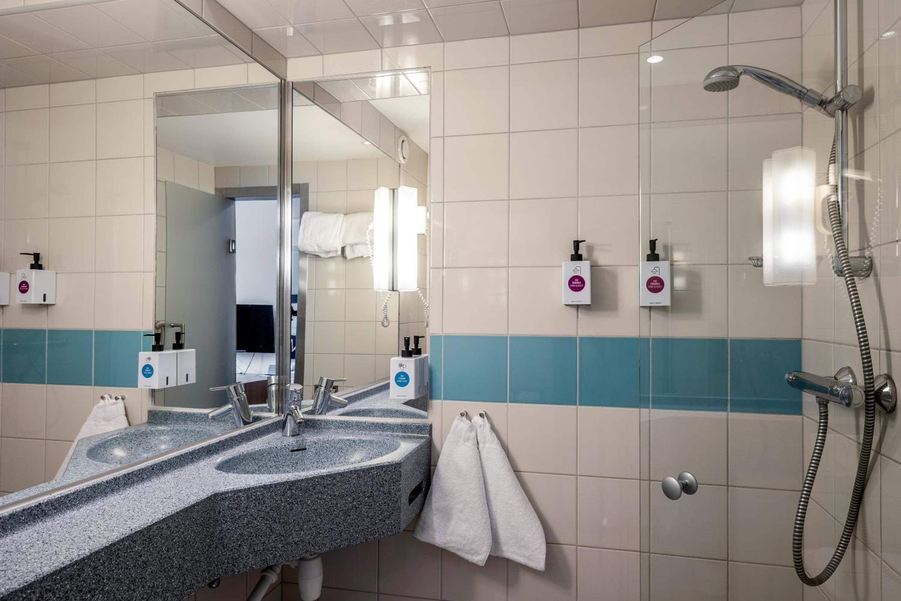 Room, Twin Beds, Quality Hotel Maritim 6/6