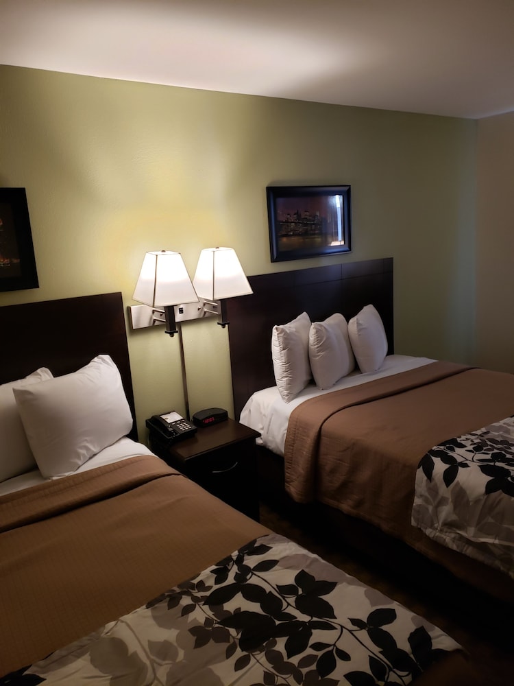 Sea Girt Lodge 33/72