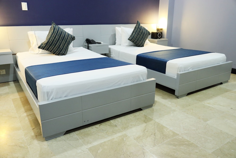 HOTEL LLERAS 10 23/63