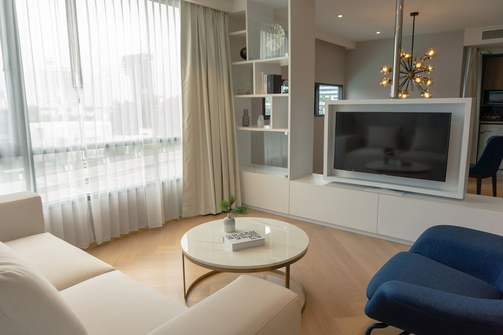 Montana Hotel and Residence 23/46