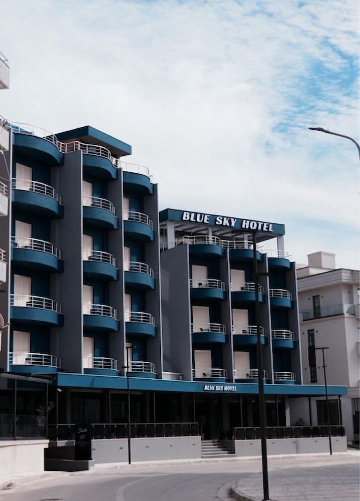 Blue Sky Hotel 4/46