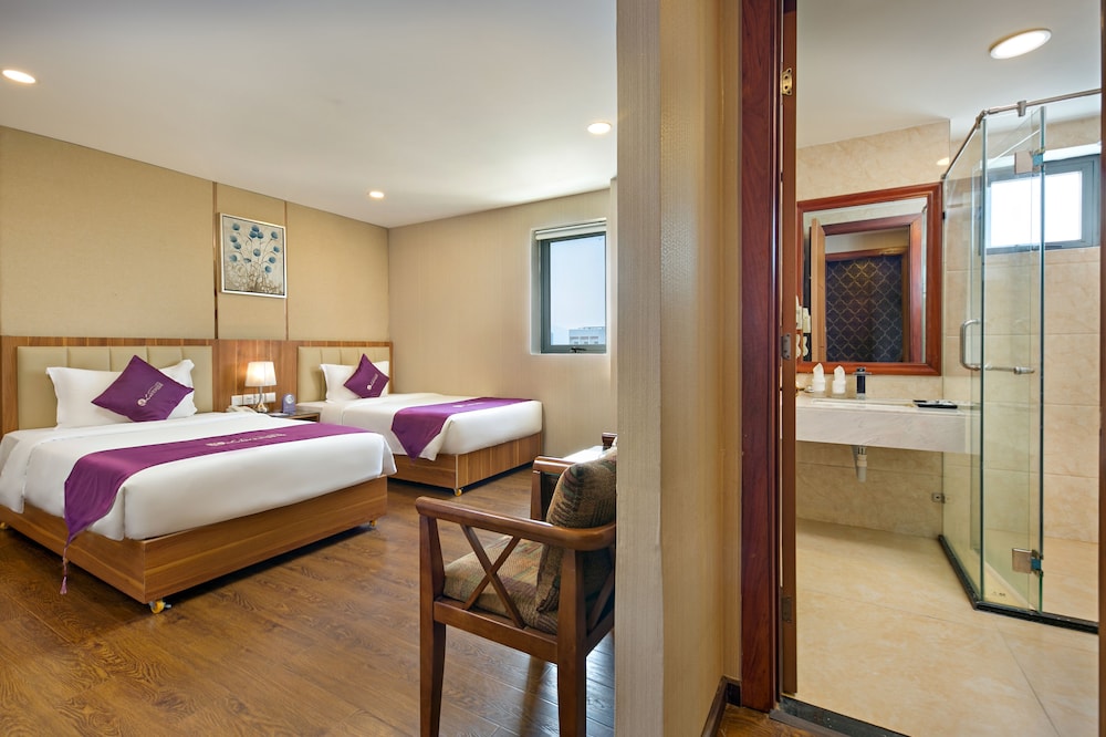 Lavender Riverside Hotel 20/38