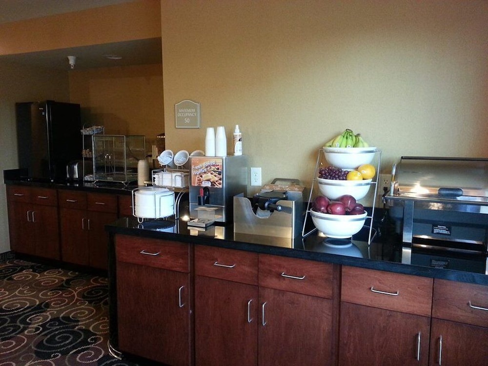 Cobblestone Inn &amp; Suites -- Hartington, NE 30/39