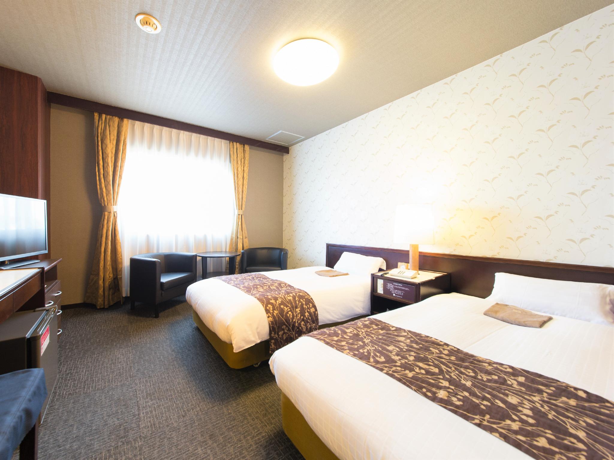 Standard, Twin Beds, Night View, Smoking