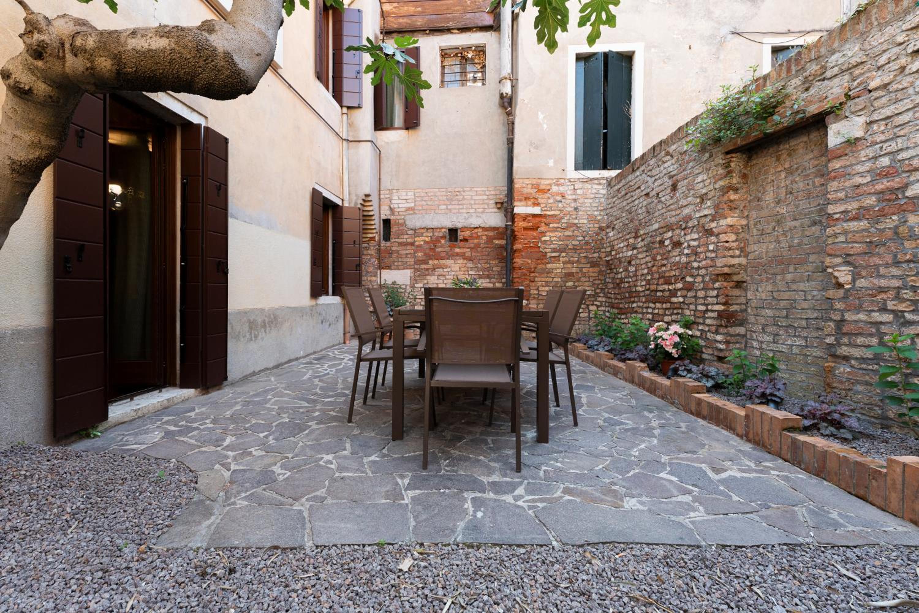 San Vio Palace Luxury Apartments 7/17