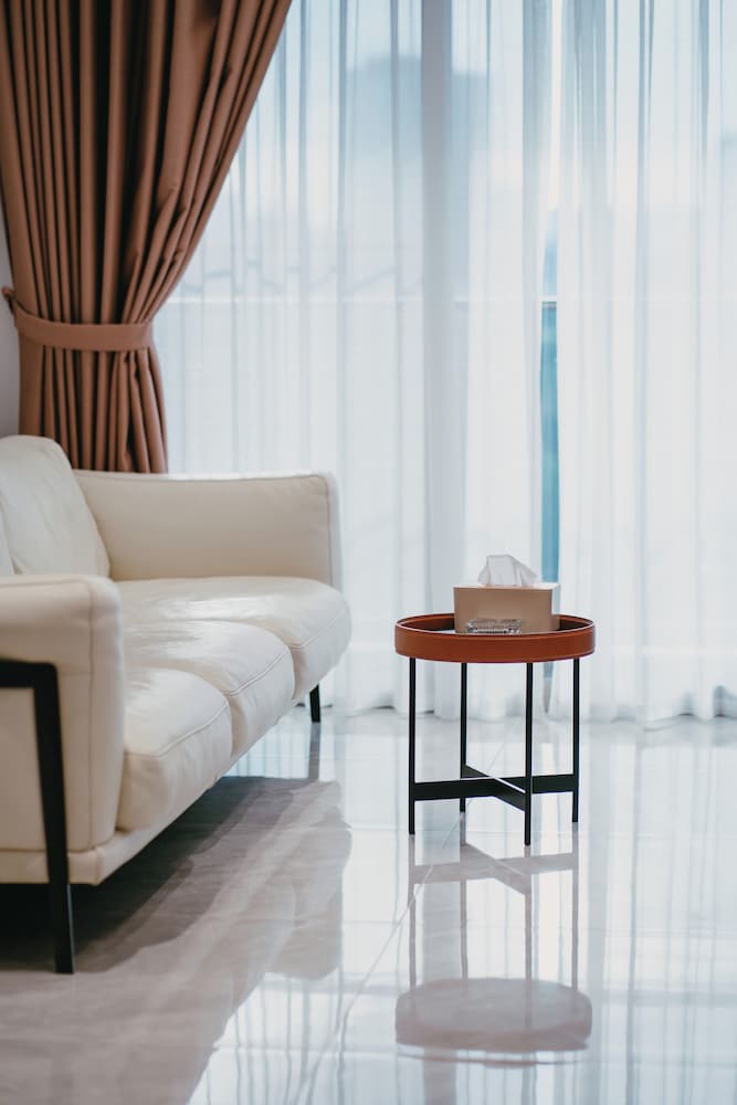 Midtown Premium Apartments 17/40