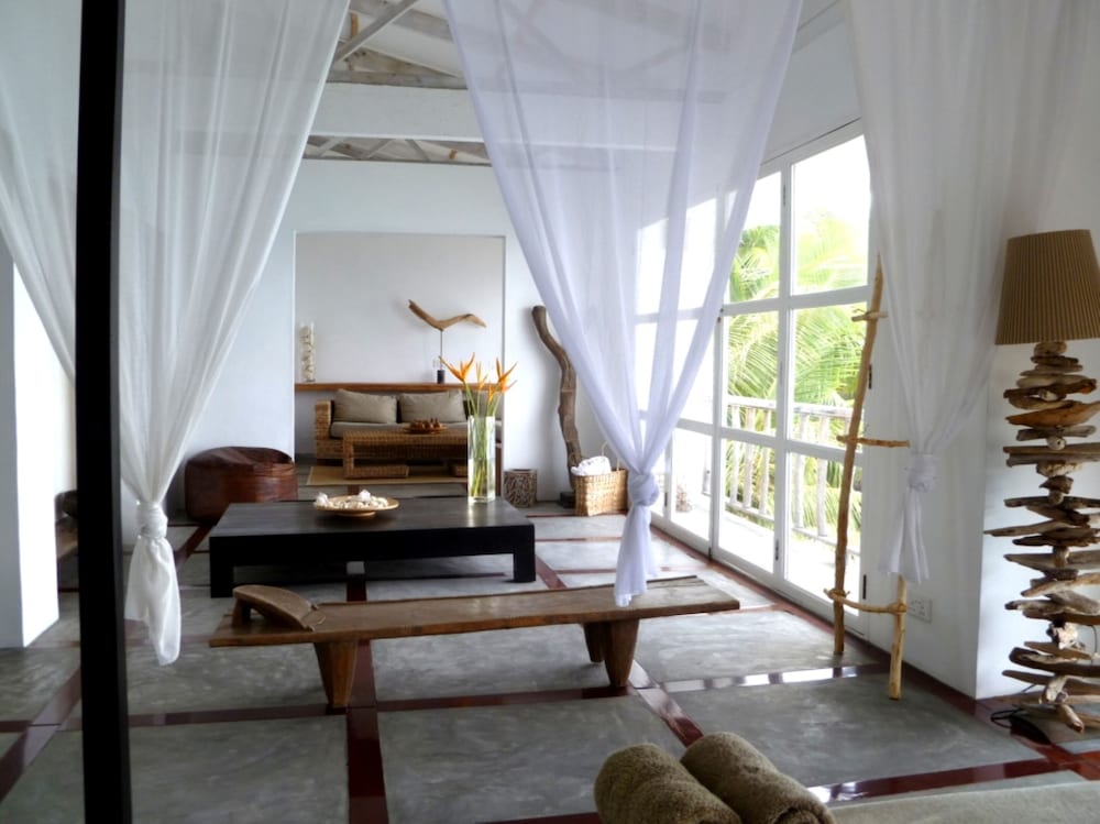 Bliss Hill Secret Garden Hotel 55/71