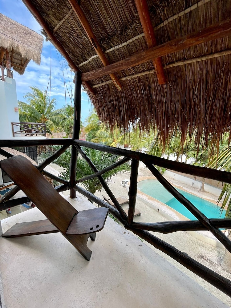 La Puerta Azul Beachfront Adults Only 21/50