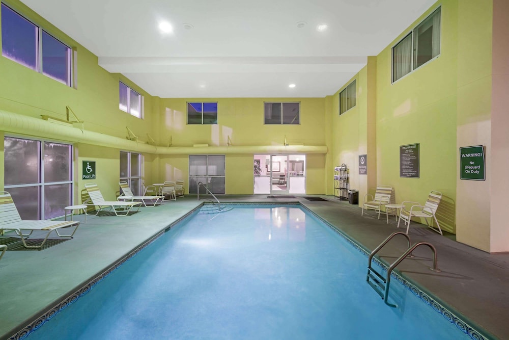 La Quinta Inn & Suites by Wyndham Knoxville Airport 5/47
