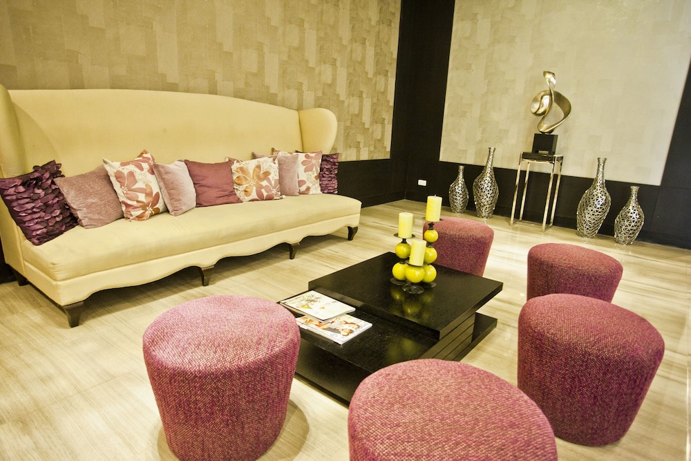 The Exchange Regency Residence Hotel 53/66