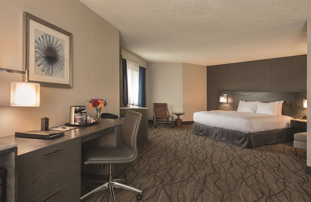 Doubletree by Hilton Hotel Racine Harbourwalk 15/79