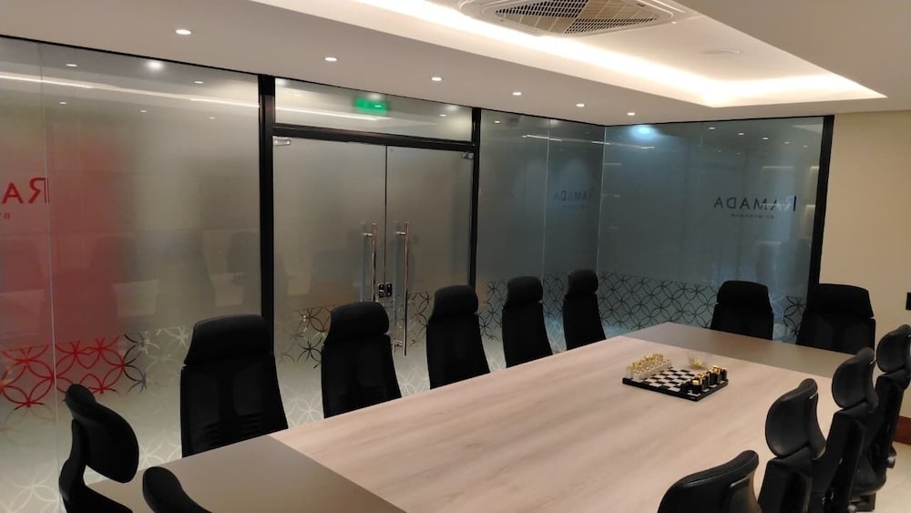 Ramada Suites by Wyndham Asuncion Aeropuerto 46/60