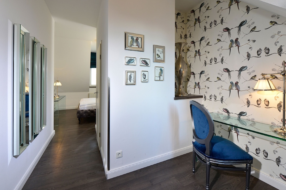 DOMSTERN HOTEL 44/64