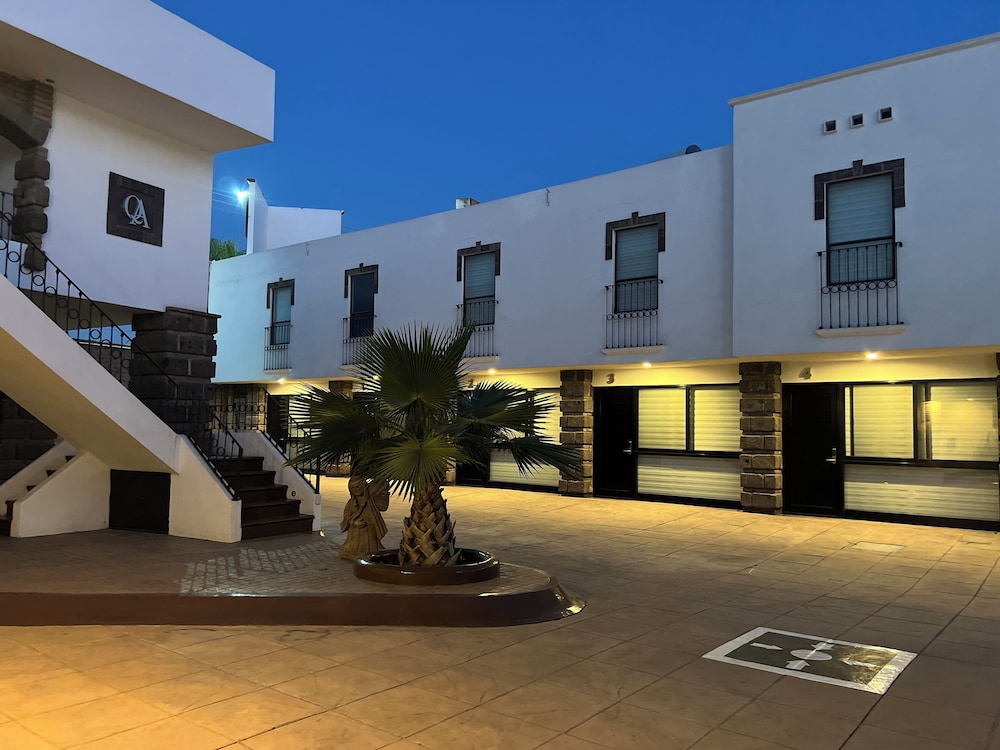 QA Hotel 44/50