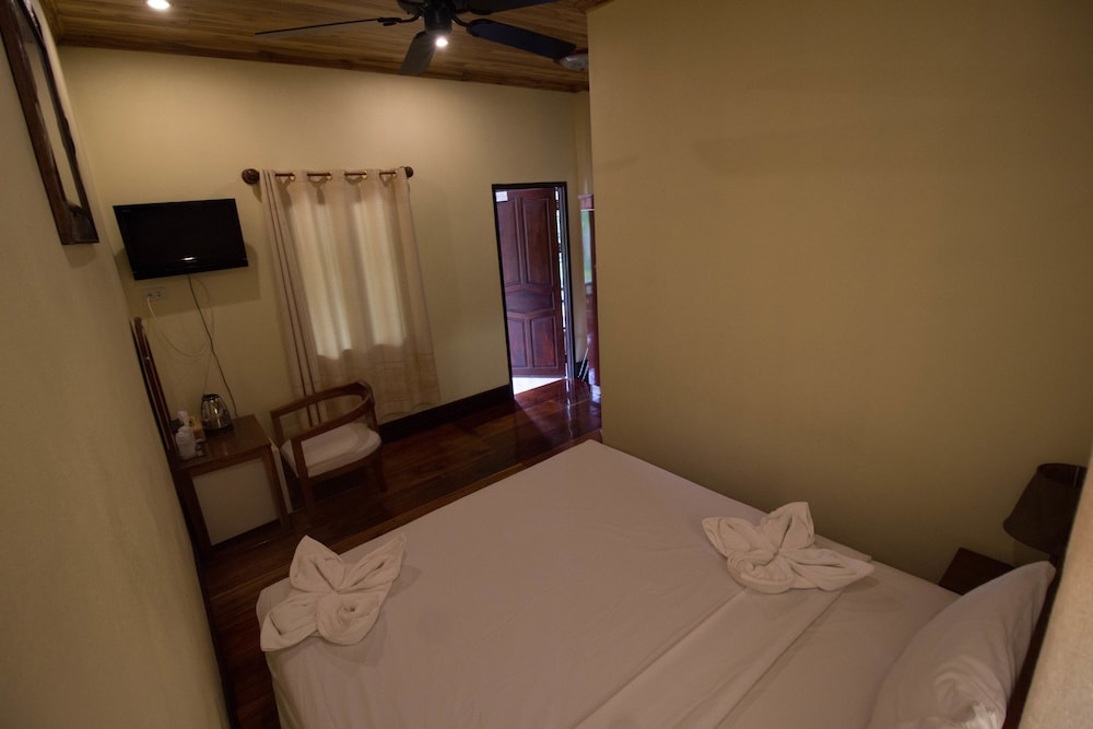 Villa Somphong 24/50