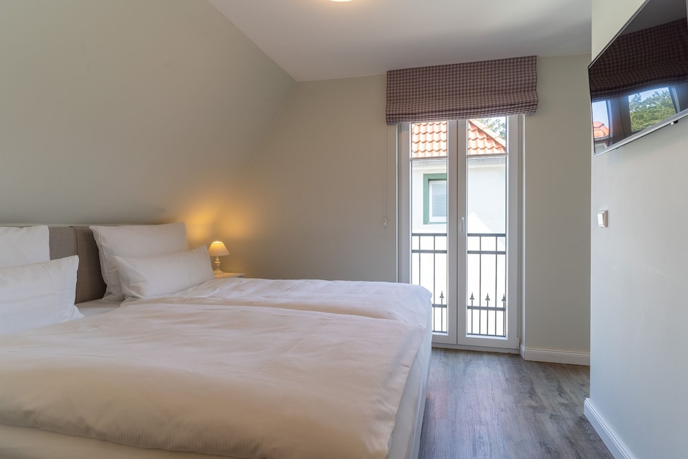 Superior, King Bed, French Balcony