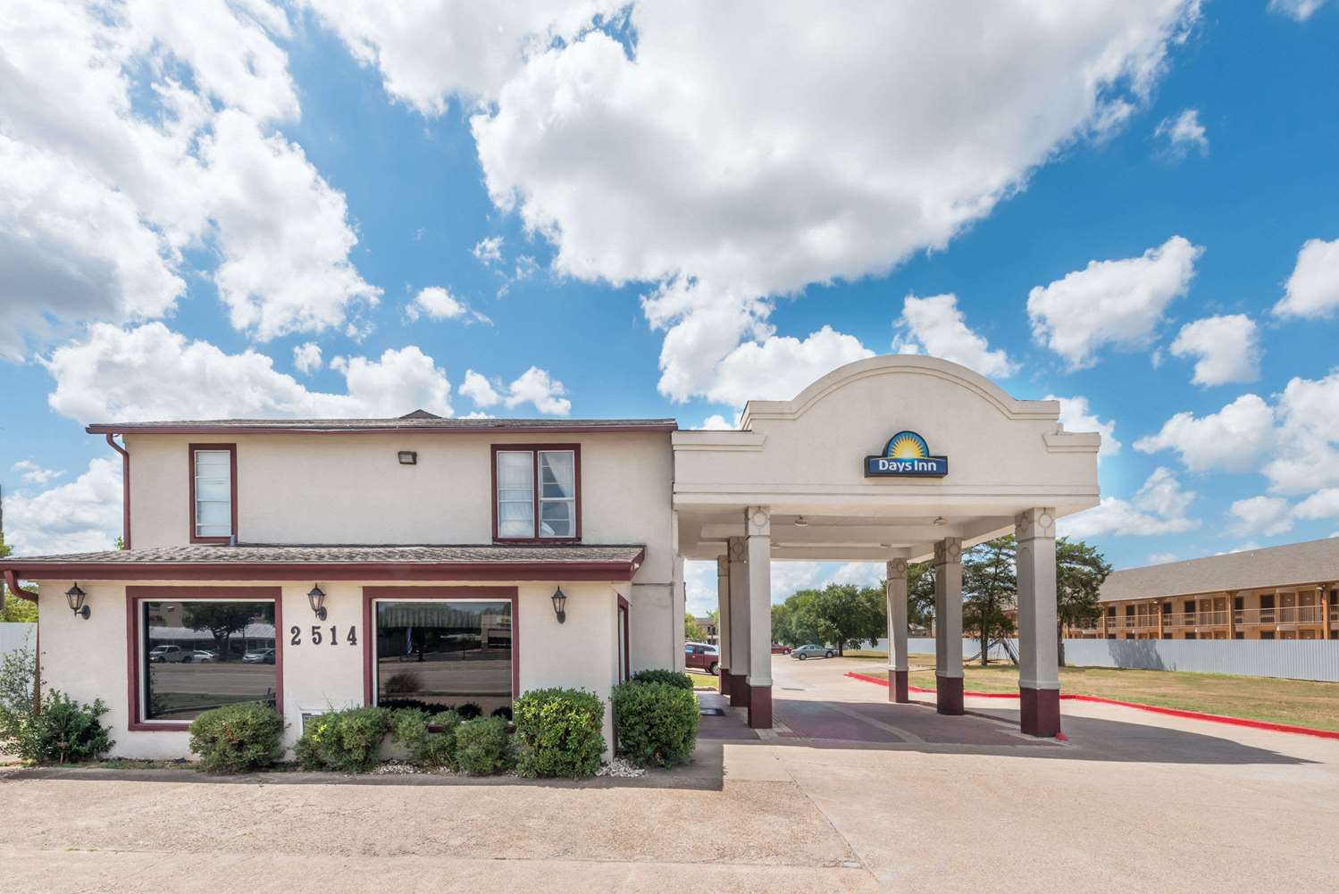 Days Inn by Wyndham Bryan College Station 1/8