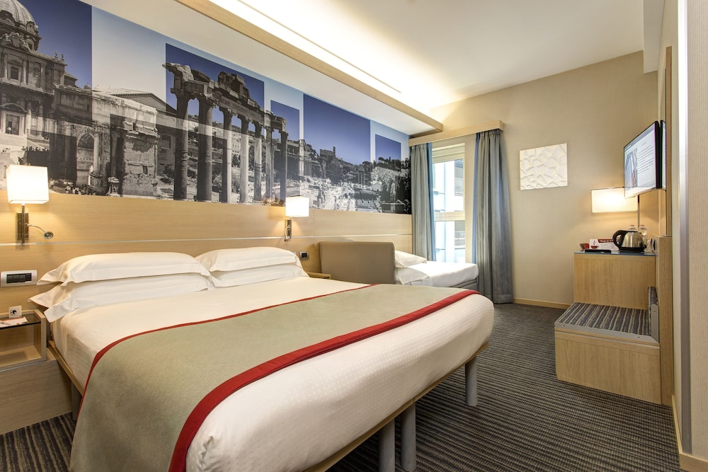ROOM, TRIPLE