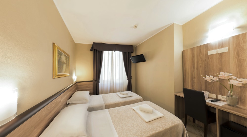 BRIANZA HOTEL 28/68