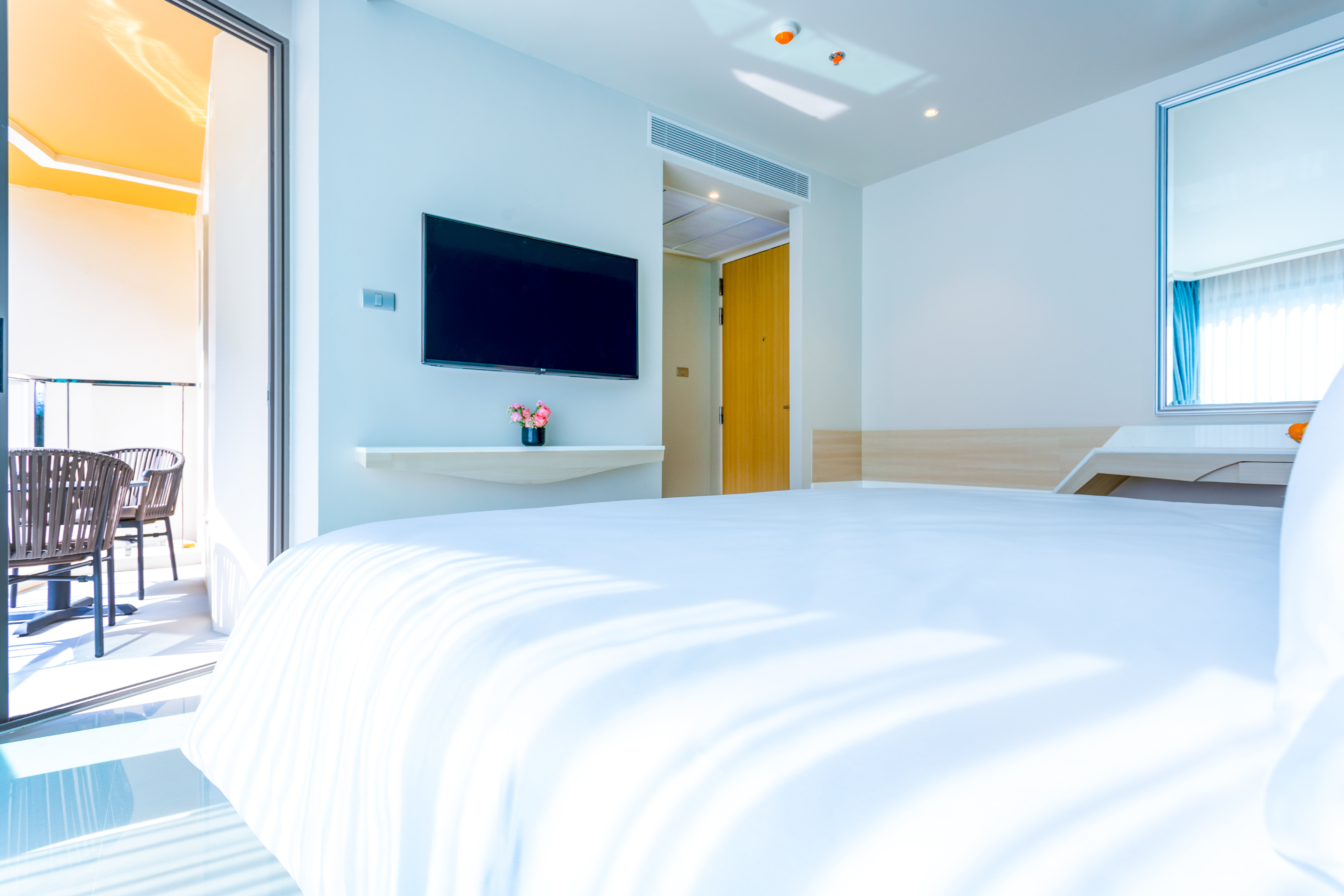 SUPERIOR, KING BED