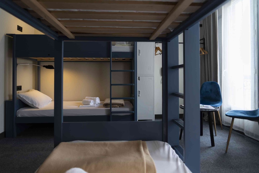 Hotel Sub 2/35