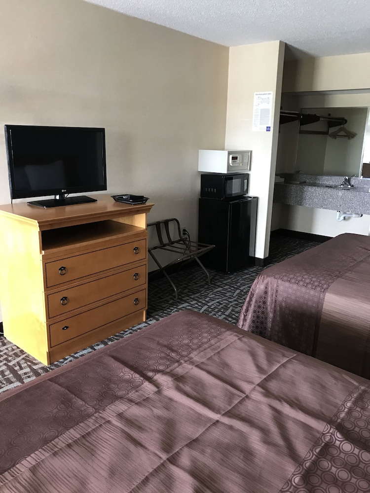 Carolina Inn Suites At Lake Norman 11/34