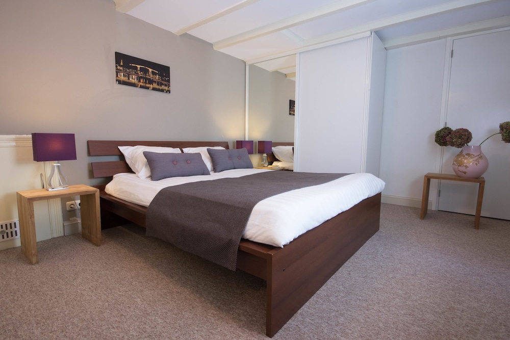 Canal Suites Amsterdam 12/65