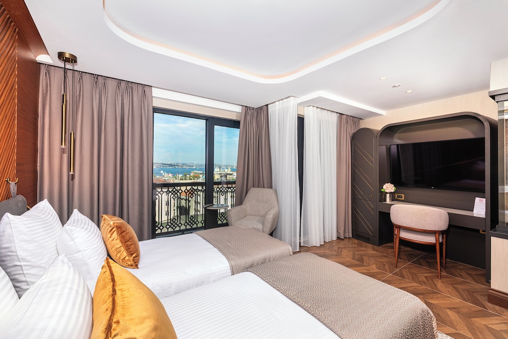 Levni Istanbul Hotel Handwritten Collection 33/81