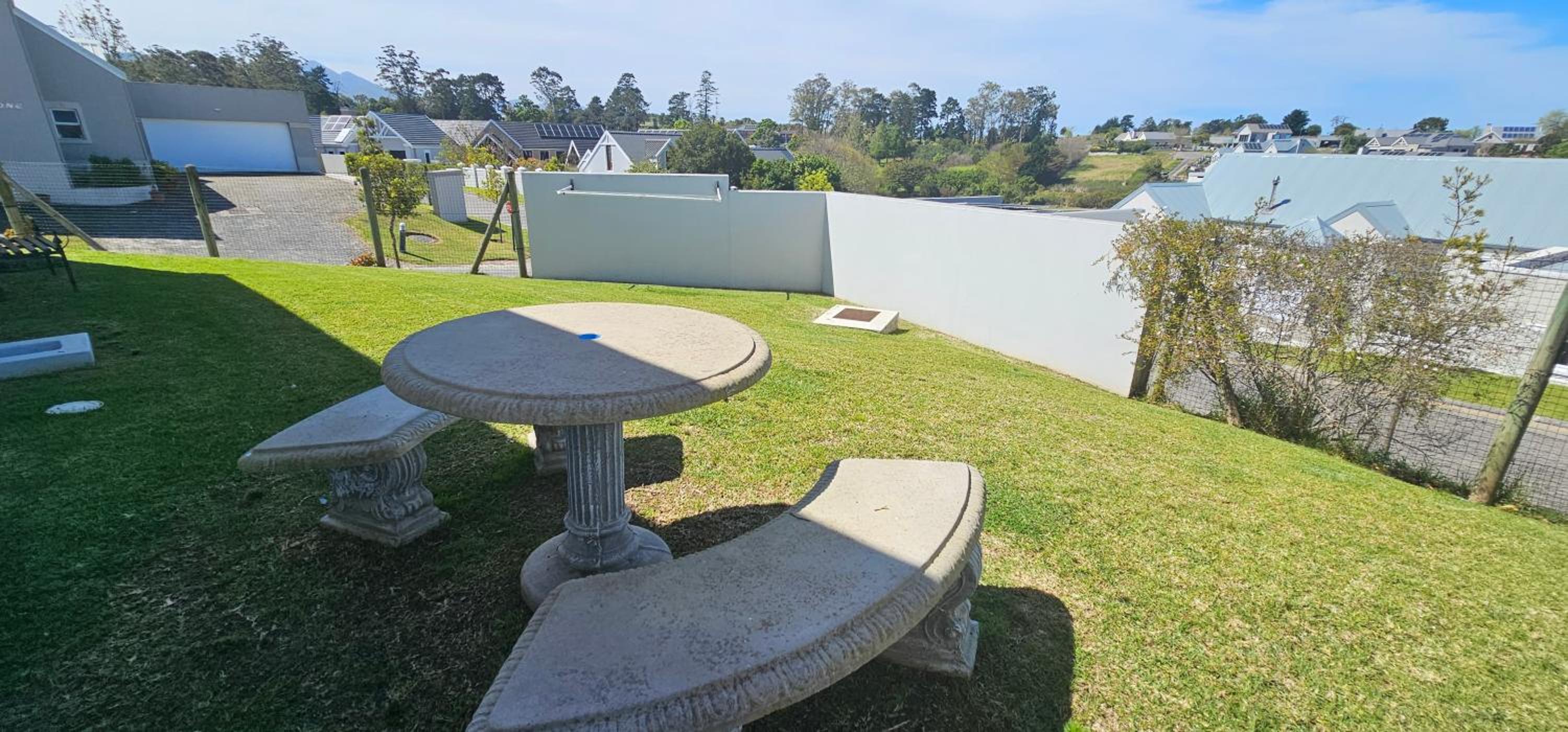 21 Manor Kingswood 28/41