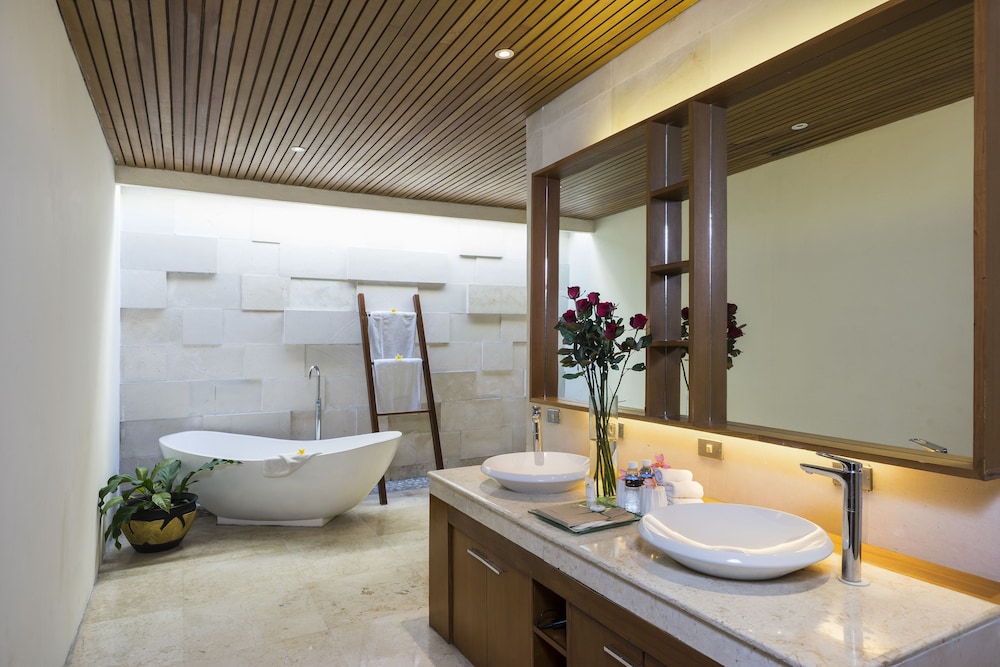 LA BEAU KUNTI VILLA 32/33