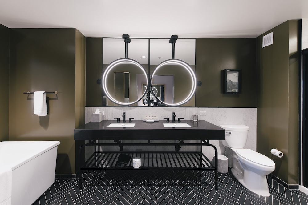 Hotel Indigo Columbus At Riverfront Place 15/68