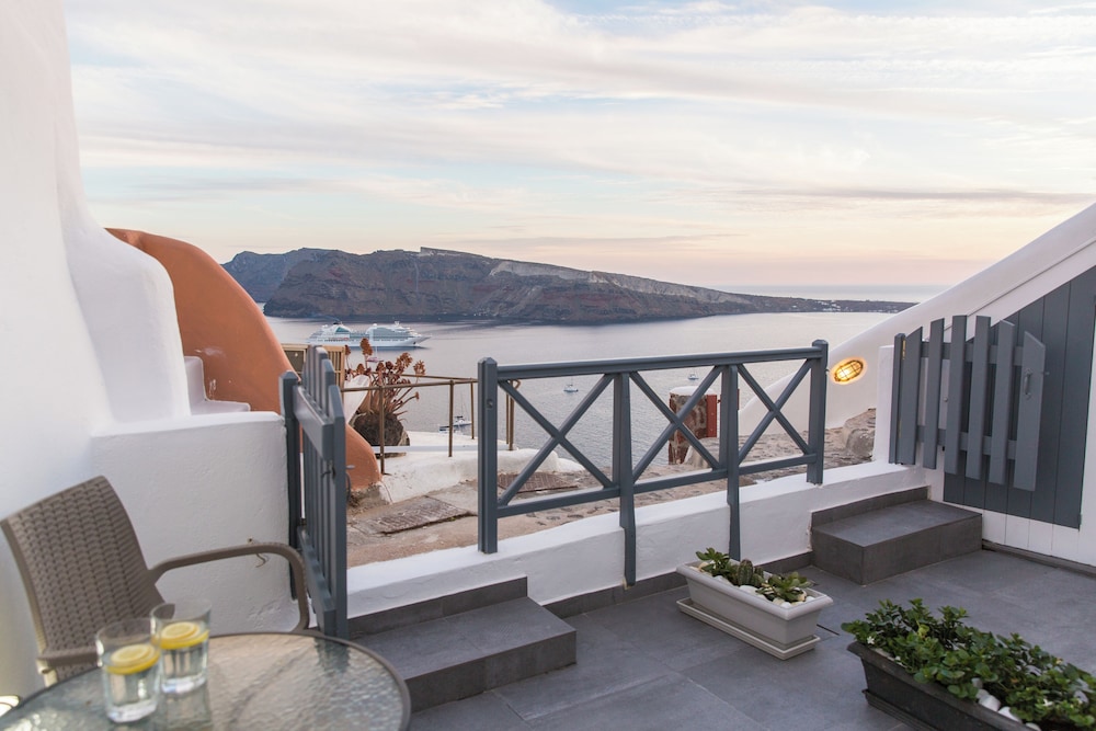 White Side Suites 5/50