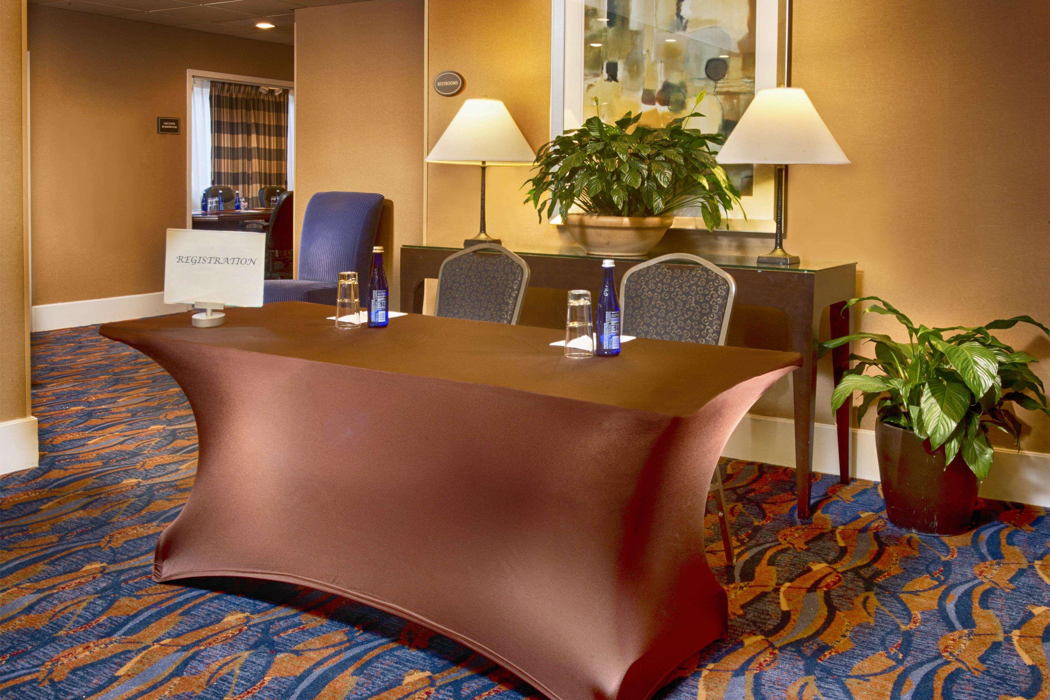 Doubletree By Hilton Norwalk 41/45